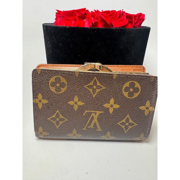 Louis Vuitton French Purse Kiss Lock Monogram Wallet - Picture 2 of 12